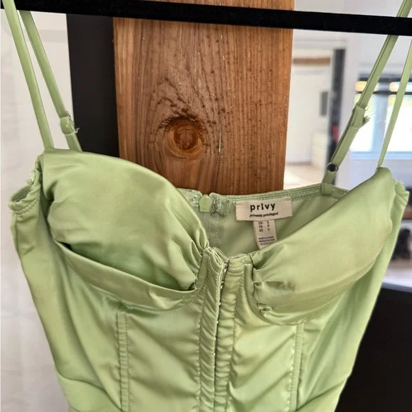 Elegant Green Ruched Dress - Picture 2 of 4